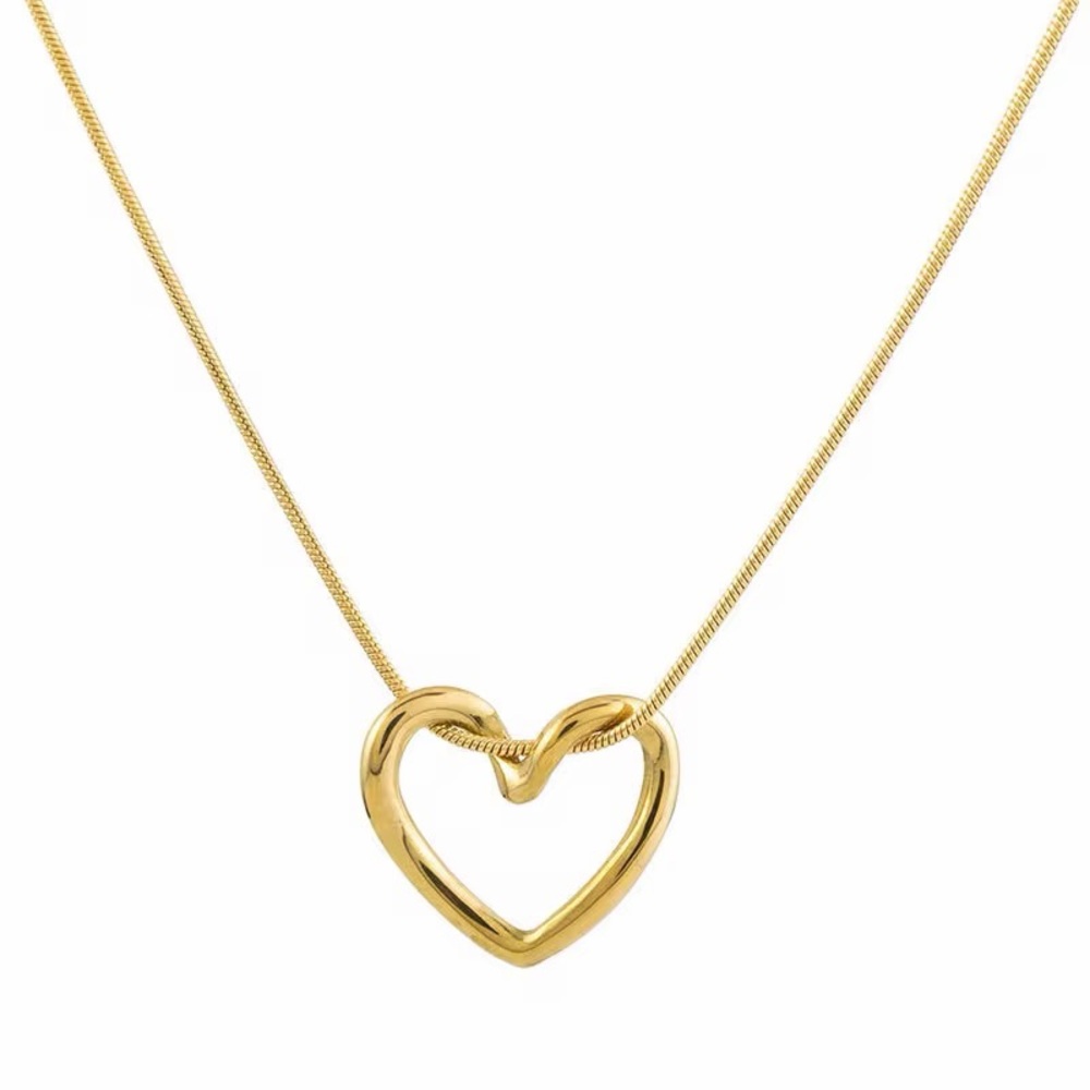 18K Gold Plated Lightweight Heart Pendant Necklace
